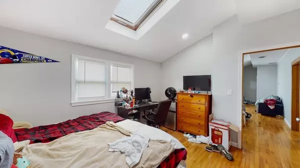 Framingham, MA 01701,15 Beulah St #2