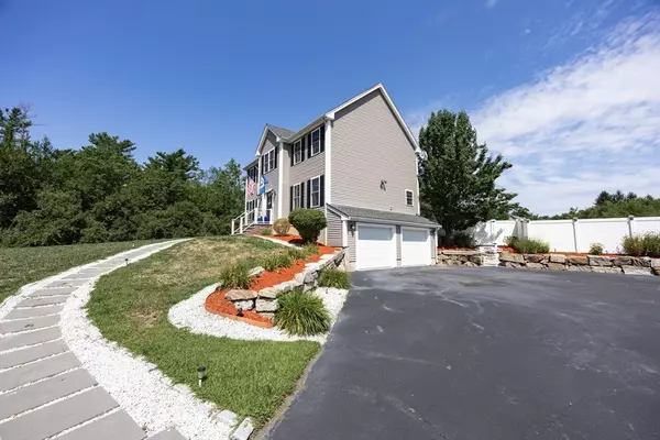 Raynham, MA 02767,12 Cody Ln