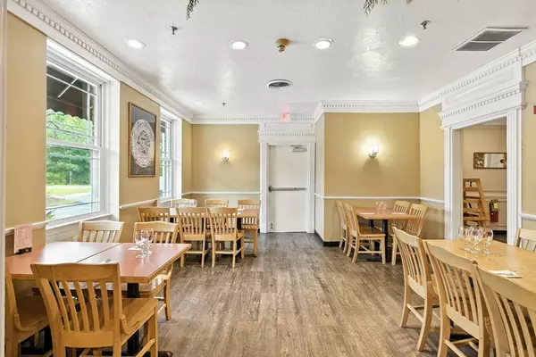 Burlington, MA 01803,211 Middlesex Tpke