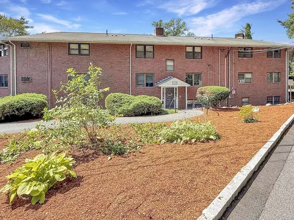 Acton, MA 01720,2 Town House Ln #12