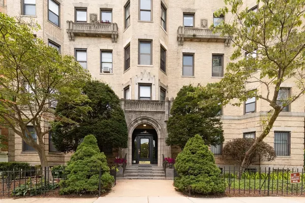 51 Park Dr #34, Boston, MA 02215