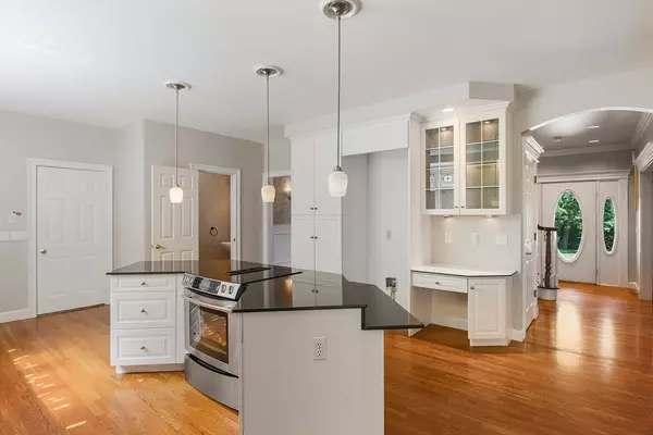 Sutton, MA 01590,50 Highland View Dr