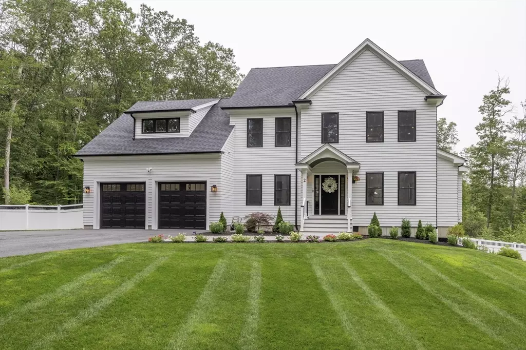 Douglas, MA 01516,2 Ledgestone Rd