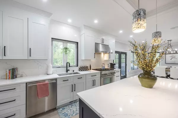 Douglas, MA 01516,2 Ledgestone Rd