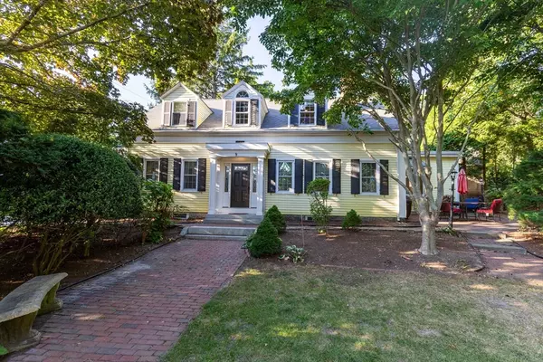 44 Russell St, Plymouth, MA 02360