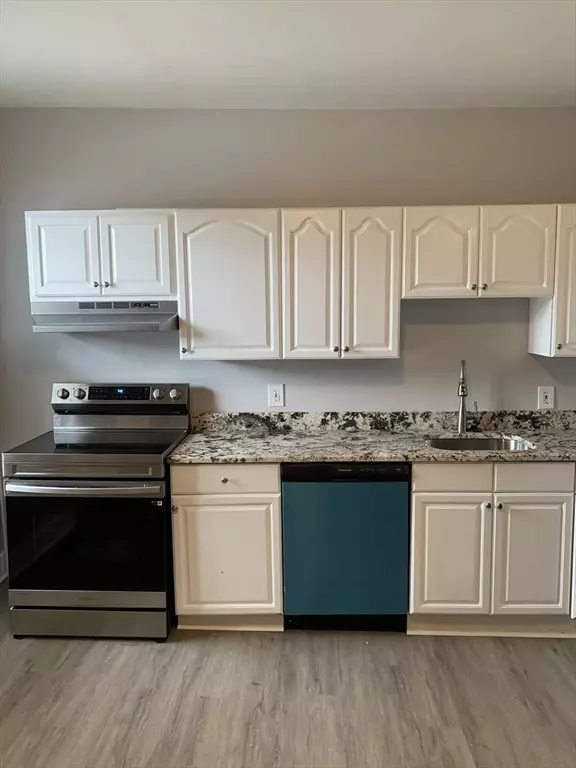 Salem, MA 01970,37 Northey #B