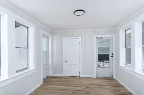 Ware, MA 01082,69 Aspen St