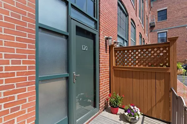 Chelsea, MA 02150,60 Dudley St #120