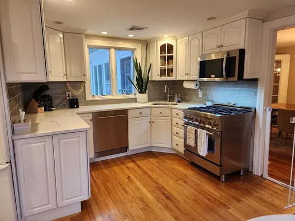 Duxbury, MA 02332,474 Tremont St