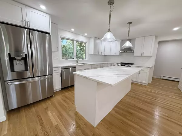 Lexington, MA 02421,5 Middle St