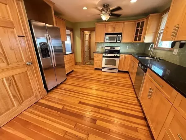 Quincy, MA 02170,399-401 Beale St #401