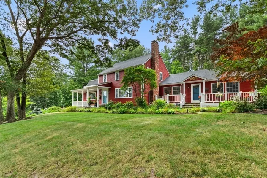 2 Willis Ln, Lynnfield, MA 01940