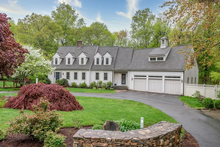 11 Kimball Rd, Hopkinton, MA 01748