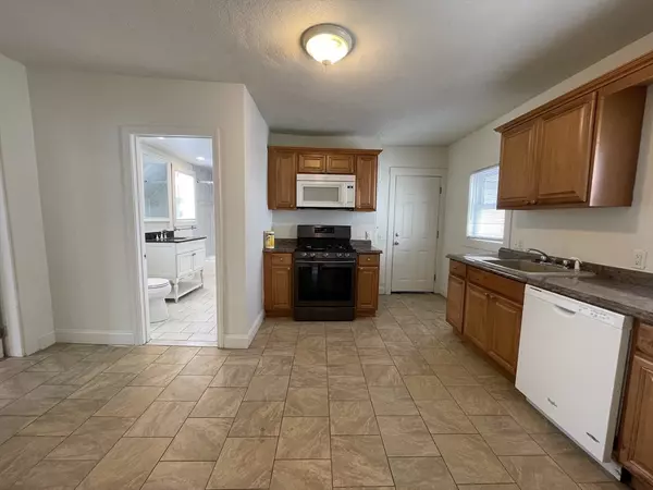 Boston, MA 02136,22 Beacon St #1