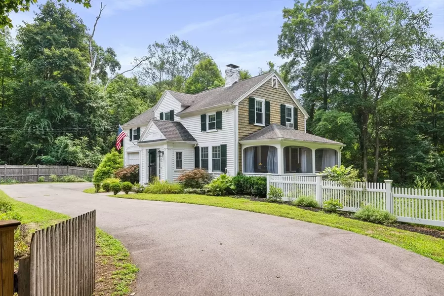 20 Lake St, Sherborn, MA 01770