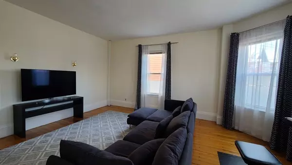 49 Temple St #1, Somerville, MA 02145