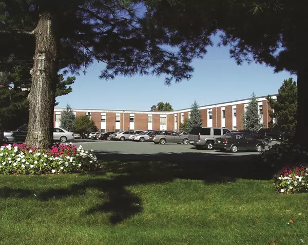 Wakefield, MA 01880,607 North Avenue #17-1D