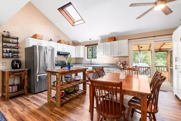 Ludlow, MA 01056,21 Nora Ln