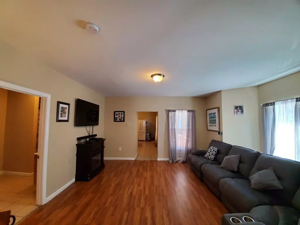 Lowell, MA 01852,54 Pleasant St