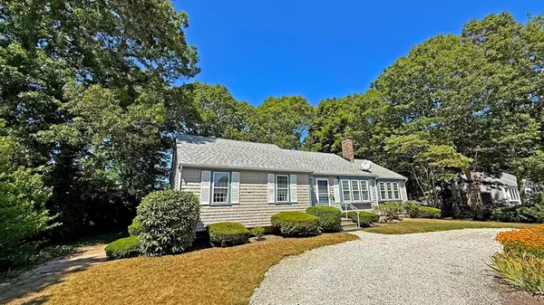 76 Braxton Rd, Falmouth, MA 02536