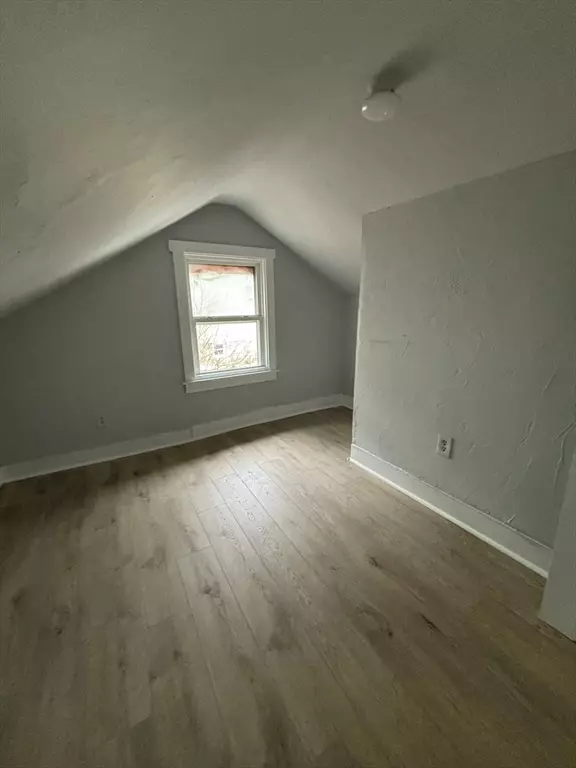 Worcester, MA 01604,9 Winthtop St