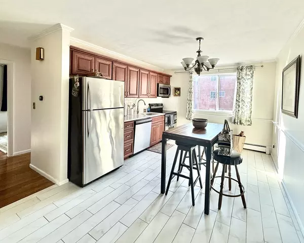Norwood, MA 02062,9 Endicott Street #3