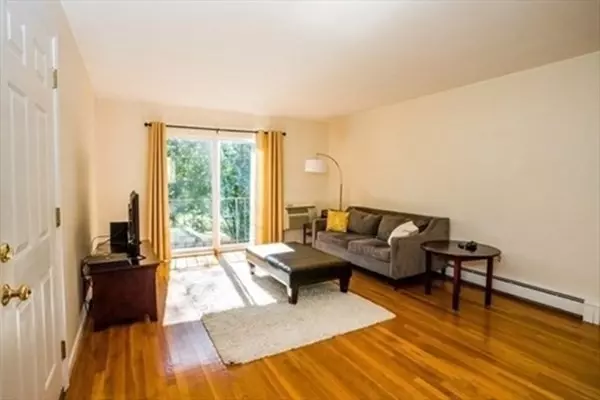 Norwood, MA 02062,9 Endicott Street #3