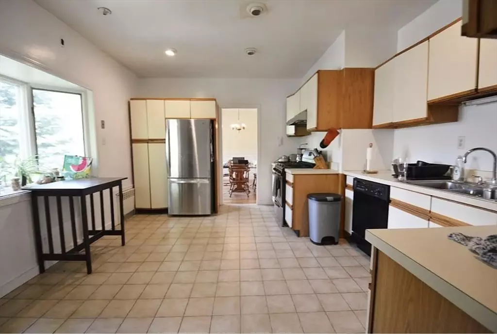 Brookline, MA 02446,244 Winchester #2