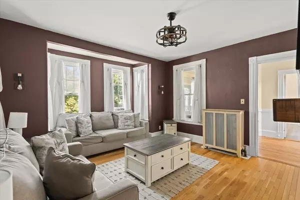 Taunton, MA 02780,9 Dale Street