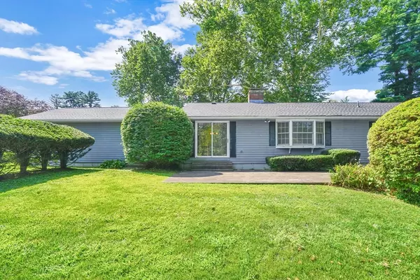 South Hadley, MA 01075,11 Sycamore Knls