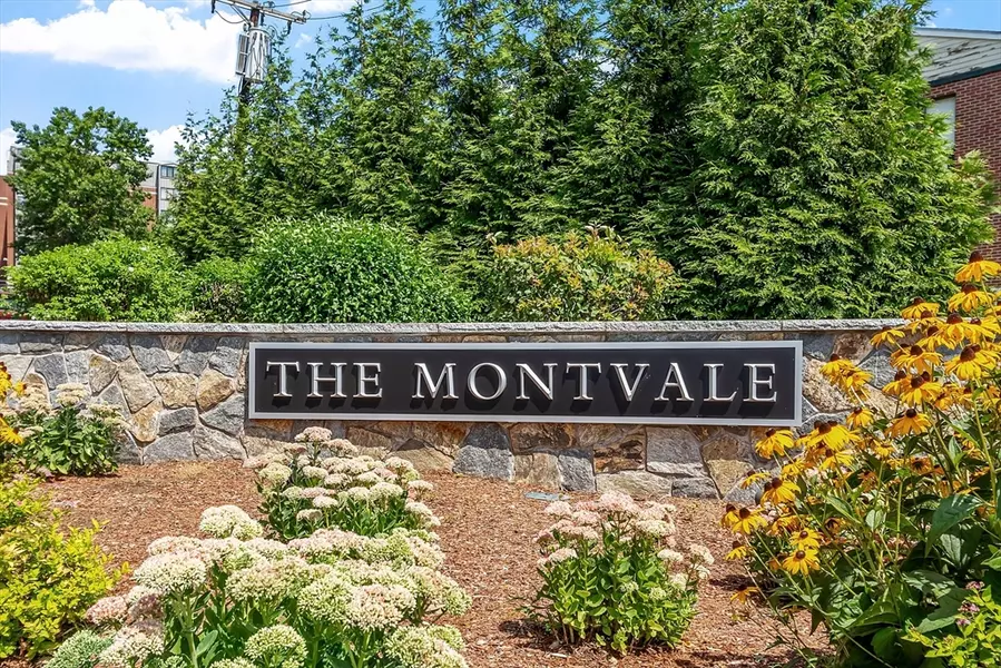 200 Ledgewood Dr #201, Stoneham, MA 02180