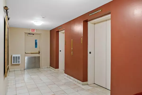 Stoneham, MA 02180,200 Ledgewood Dr #201