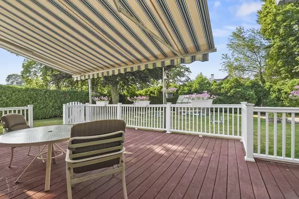 Fairhaven, MA 02719,11 North St