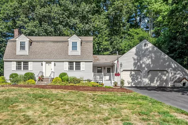 9 Autumn Ln, Chelmsford, MA 01824