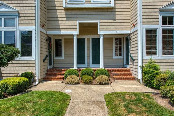 Taunton, MA 02780,701 Winthrop Street #313
