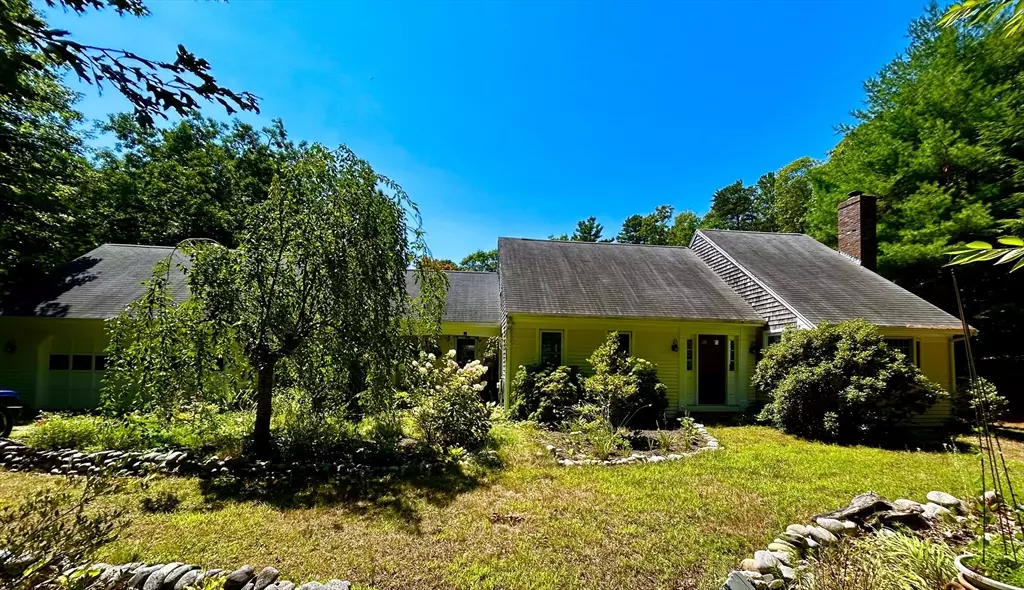 Sandwich, MA 02537,1 Mulberry Circle