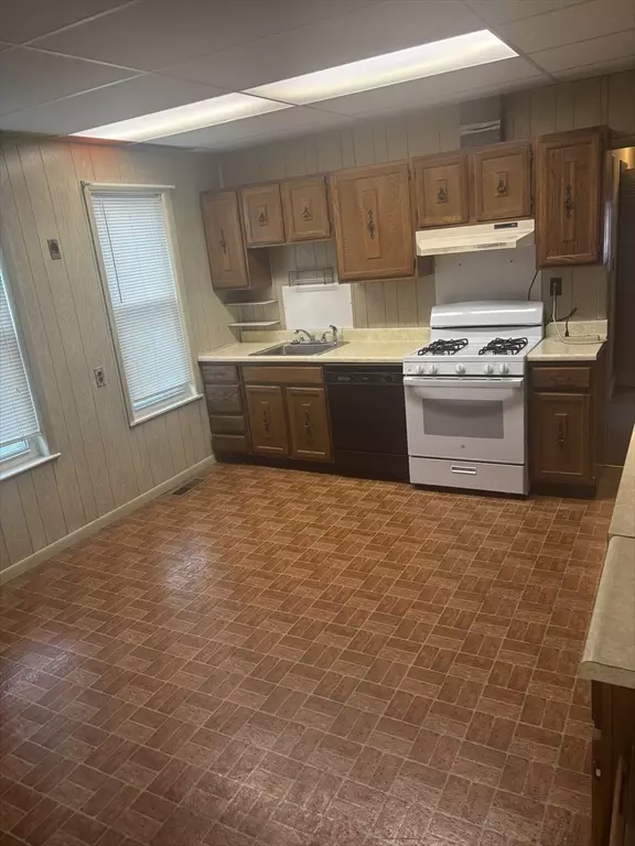 36 Ibbetson St #1, Somerville, MA 02143