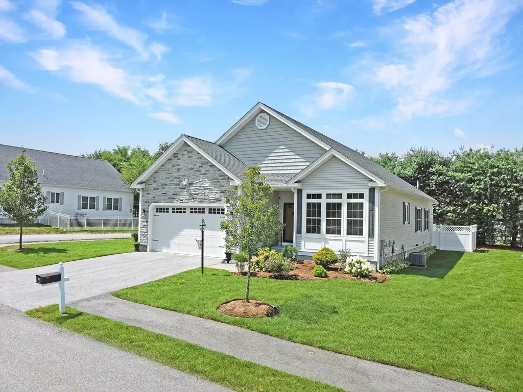 Methuen, MA 01844,23 Country Club Cir #23