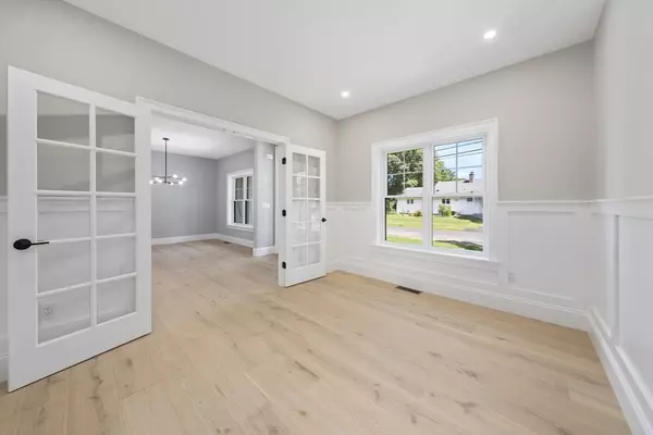 Natick, MA 01760,44 Harwood Rd