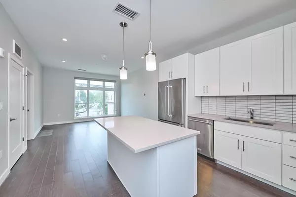 Somerville, MA 02143,197 Washington St. #207