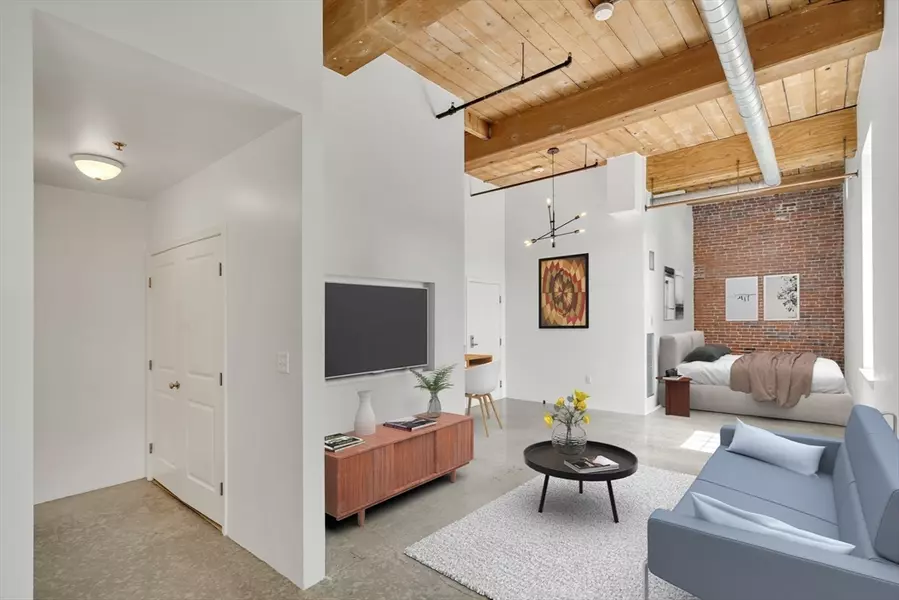 35 Riverwalk Way #219, Lowell, MA 01854