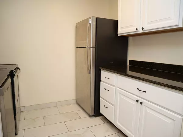 Brookline, MA 02446,217 Kent St #23
