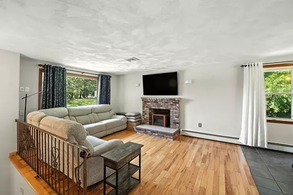 Johnston, RI 02919,9 Heritage Cir