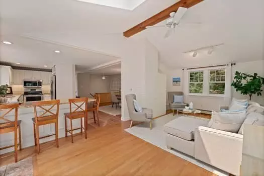 Duxbury, MA 02332,45 North Street