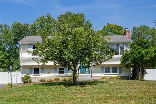 Raynham, MA 02767,38 Ruth Ellen Rd