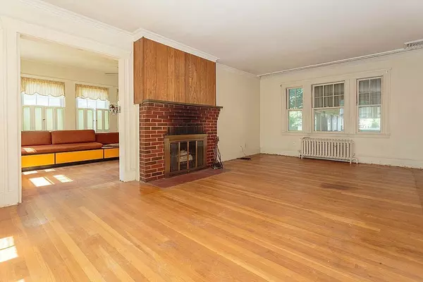 Medford, MA 02155,52 Oak Ridge Road