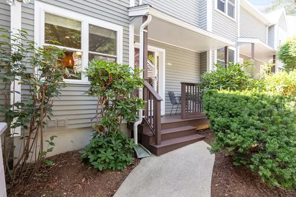 186 Bishops Forest Dr #186, Waltham, MA 02452