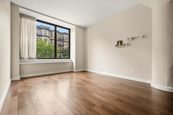 Boston, MA 02115,43 Westland #202