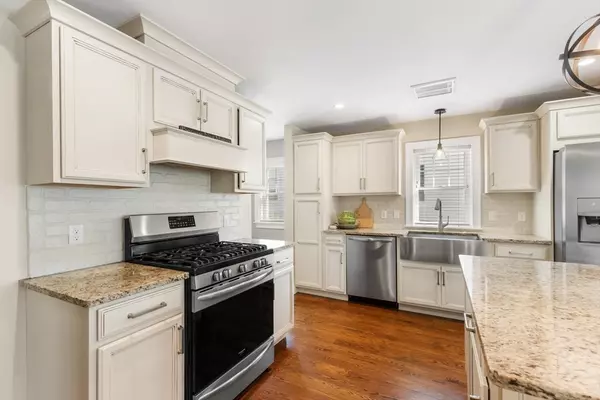 Danvers, MA 01923,23 Locust St #2