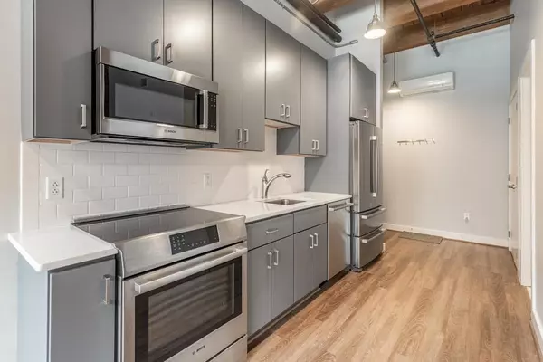 Boston, MA 02210,63 Melcher #401